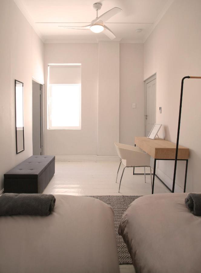 Moy Guesthouse & Backpackers Cape Town Exterior photo