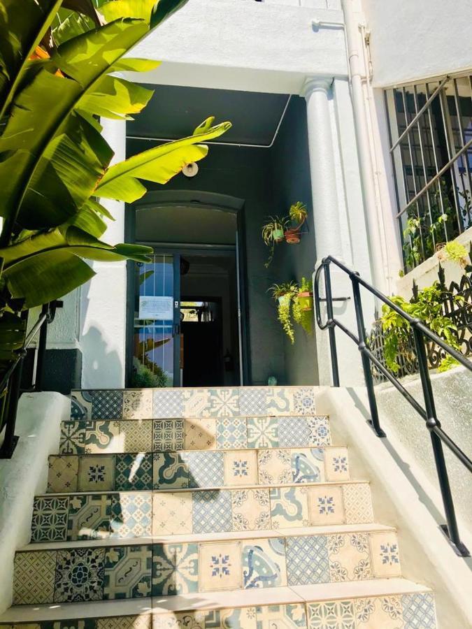 Moy Guesthouse & Backpackers Cape Town Exterior photo