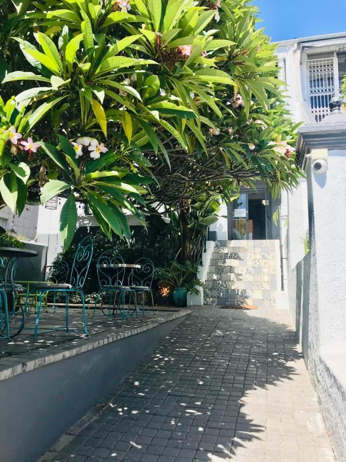 Moy Guesthouse & Backpackers Cape Town Exterior photo