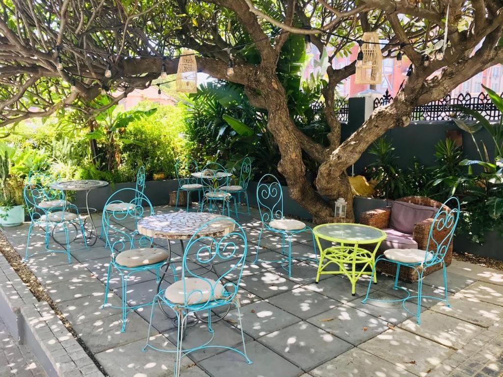 Moy Guesthouse & Backpackers Cape Town Exterior photo