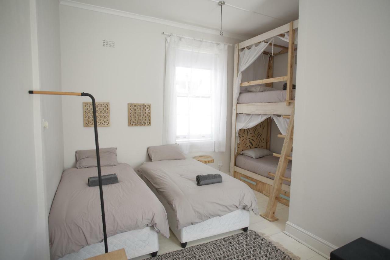 Moy Guesthouse & Backpackers Cape Town Exterior photo